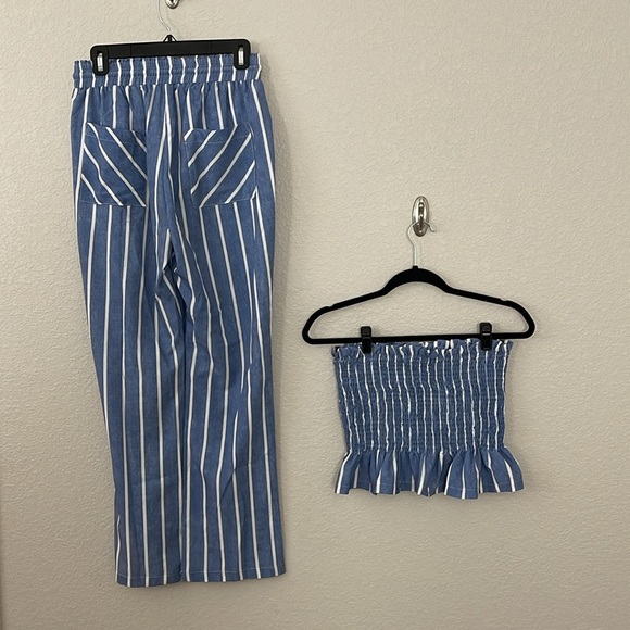 Boutique Small 2 piece set blue white striped strapless top and pants - Picture 2 of 4